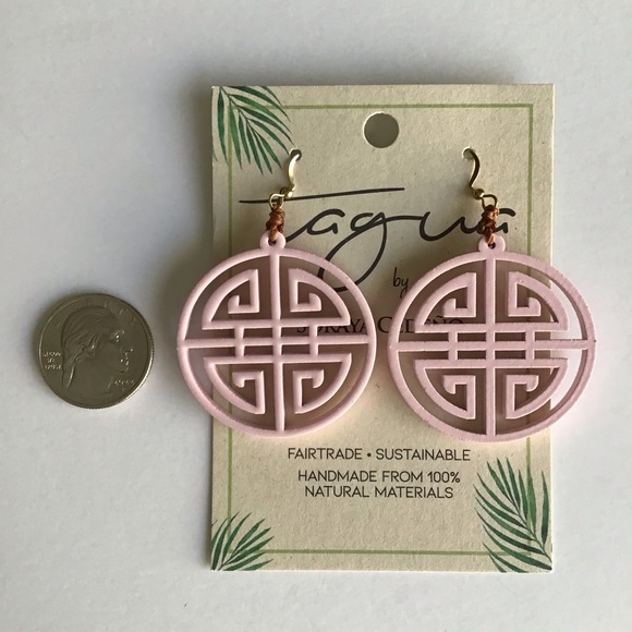 NEW Medallion Earrings Asian-Style Pink Lacquer Open Work Tagua Nut Lightweight - Picture 8 of 14